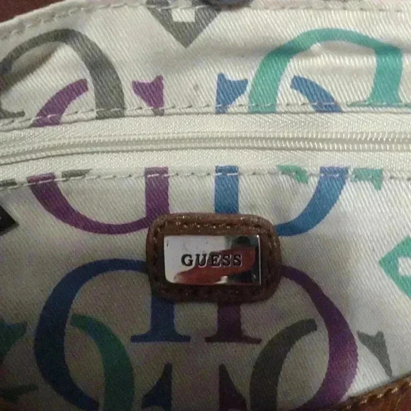 Guess small brown satchel - Picture 9 of 9